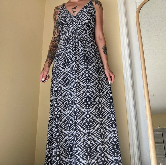 Nine 1 Eight Aztec Print Maxi Dress Small - Picture 2 of 7
